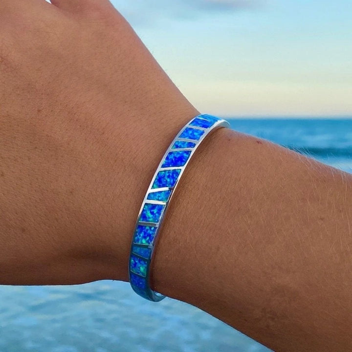 Armband aus Silber und Blauer Opal