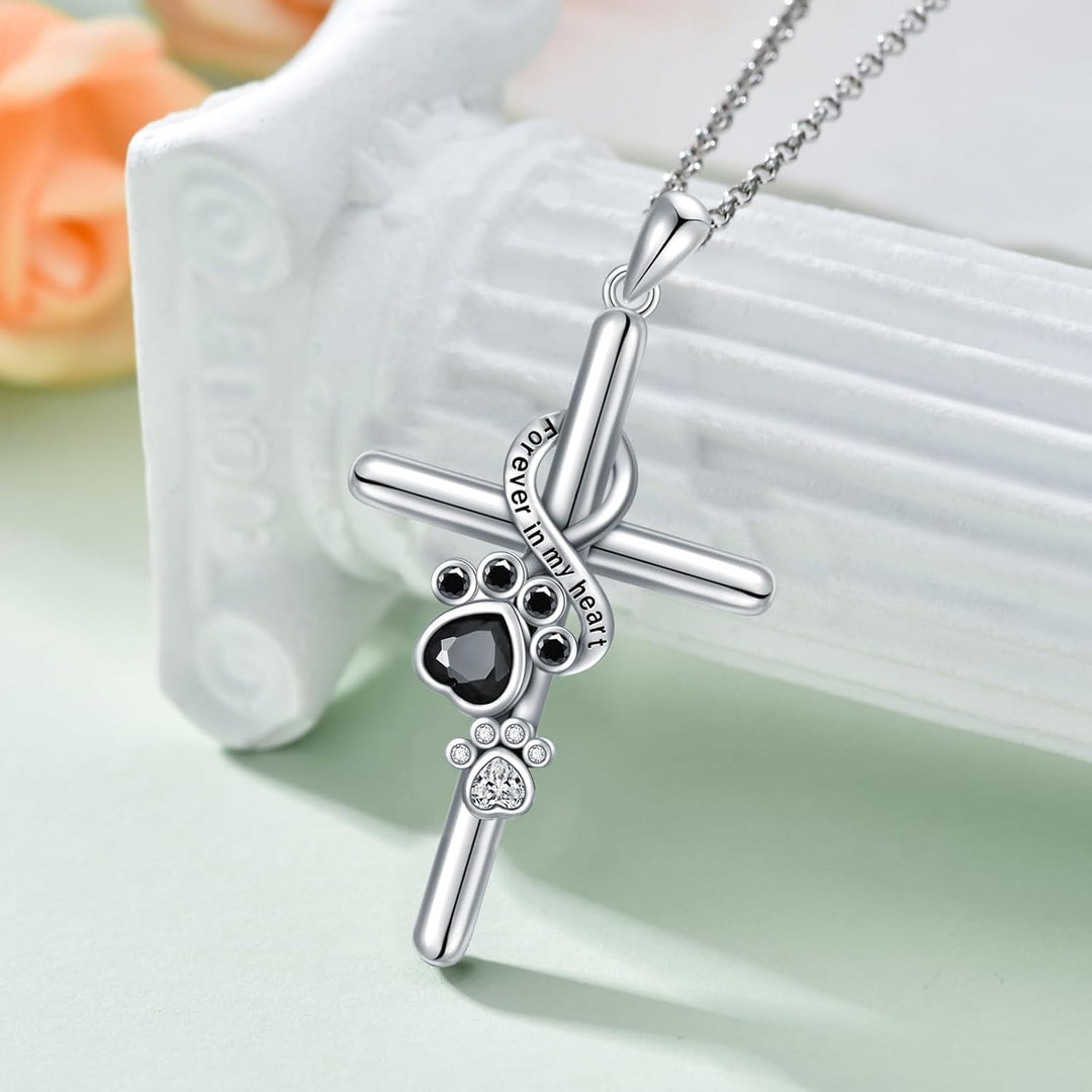 Halskette mit Pfotenanhänger und Kreuz aus Silber